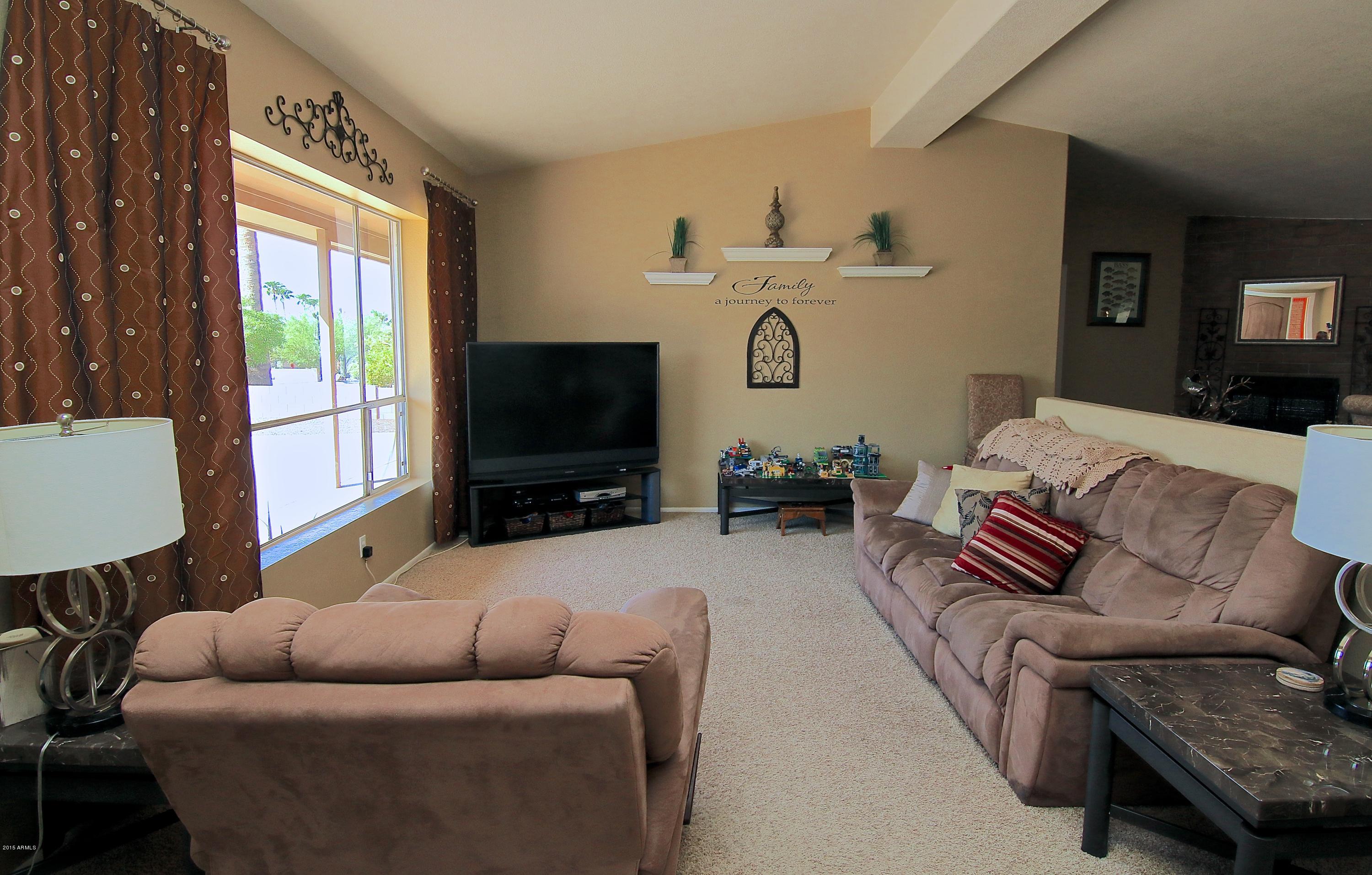 2502 East Lamar Road Phoenix, AZ 85016 - Photo 3 of 34 Living Room