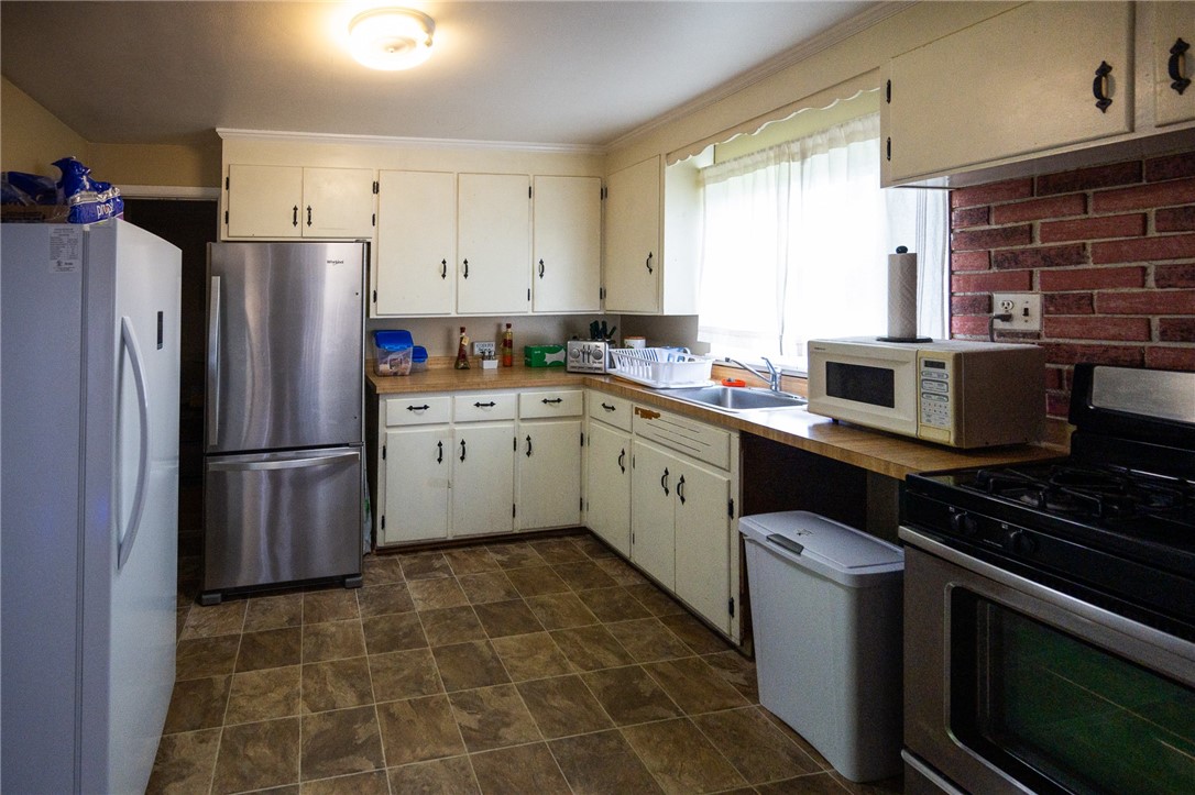 243 Dellwood Road Greece, NY 14616 - Photo 12 of 20