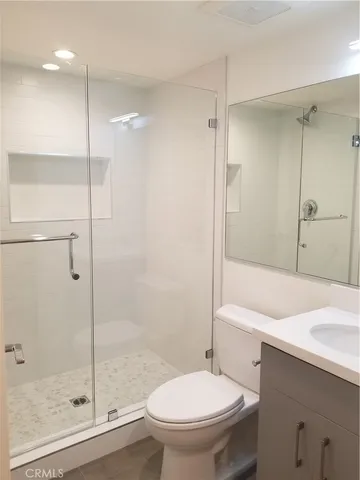 $5,000 | 233 North Burlington Avenue, Los Angeles, CA 90026