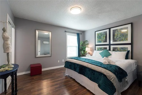 $1,850 | 3929 Walnut Street, Kansas City, MO 64111