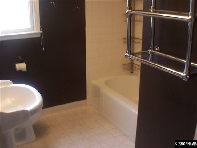 920 Bates Avenue Reno, NV 89502 - Photo 8 of 13 a close view of a bathtub in bathroom