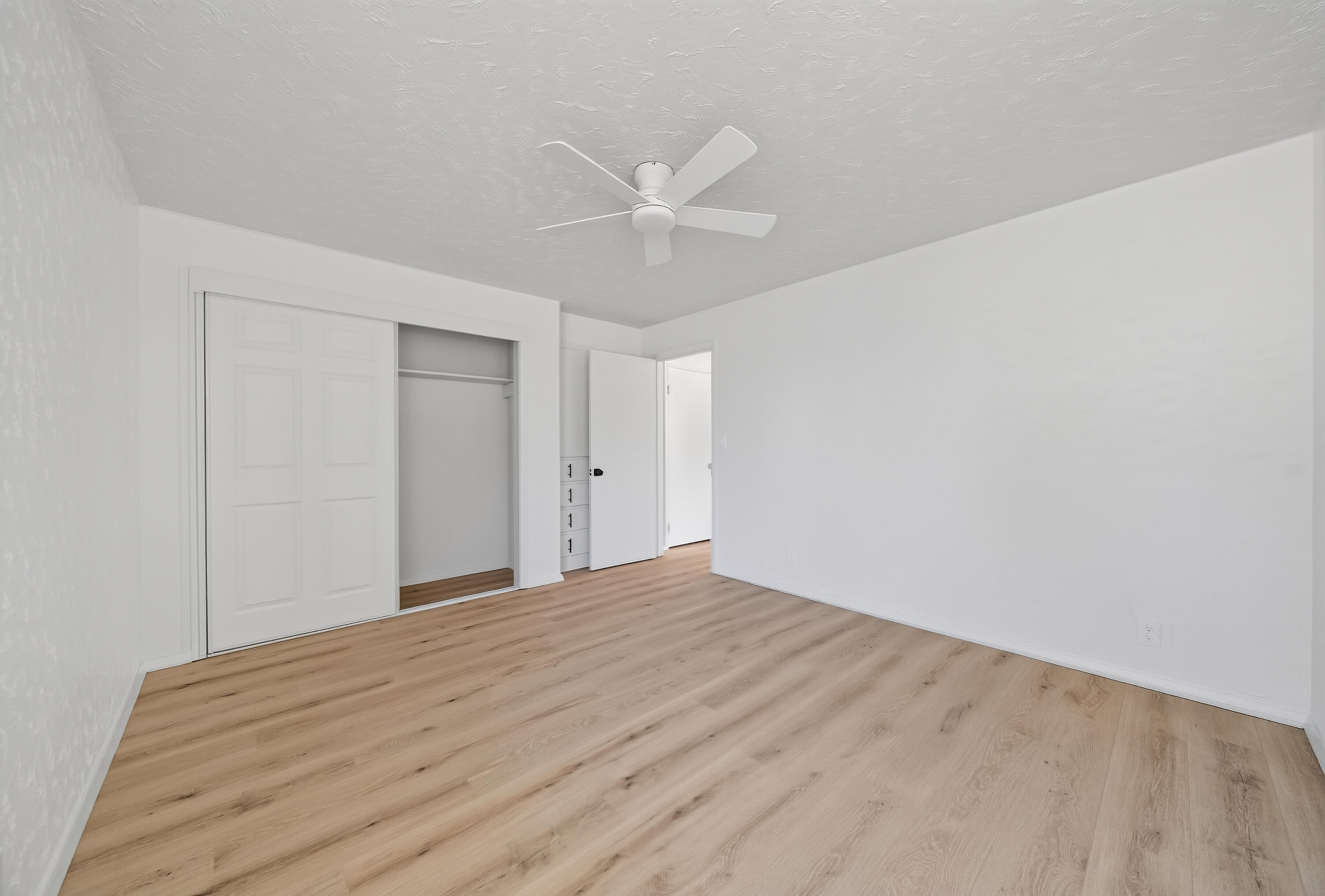 6851 Airport Road Redding, CA 96002 - Photo 18 of 26 Bedroom 2