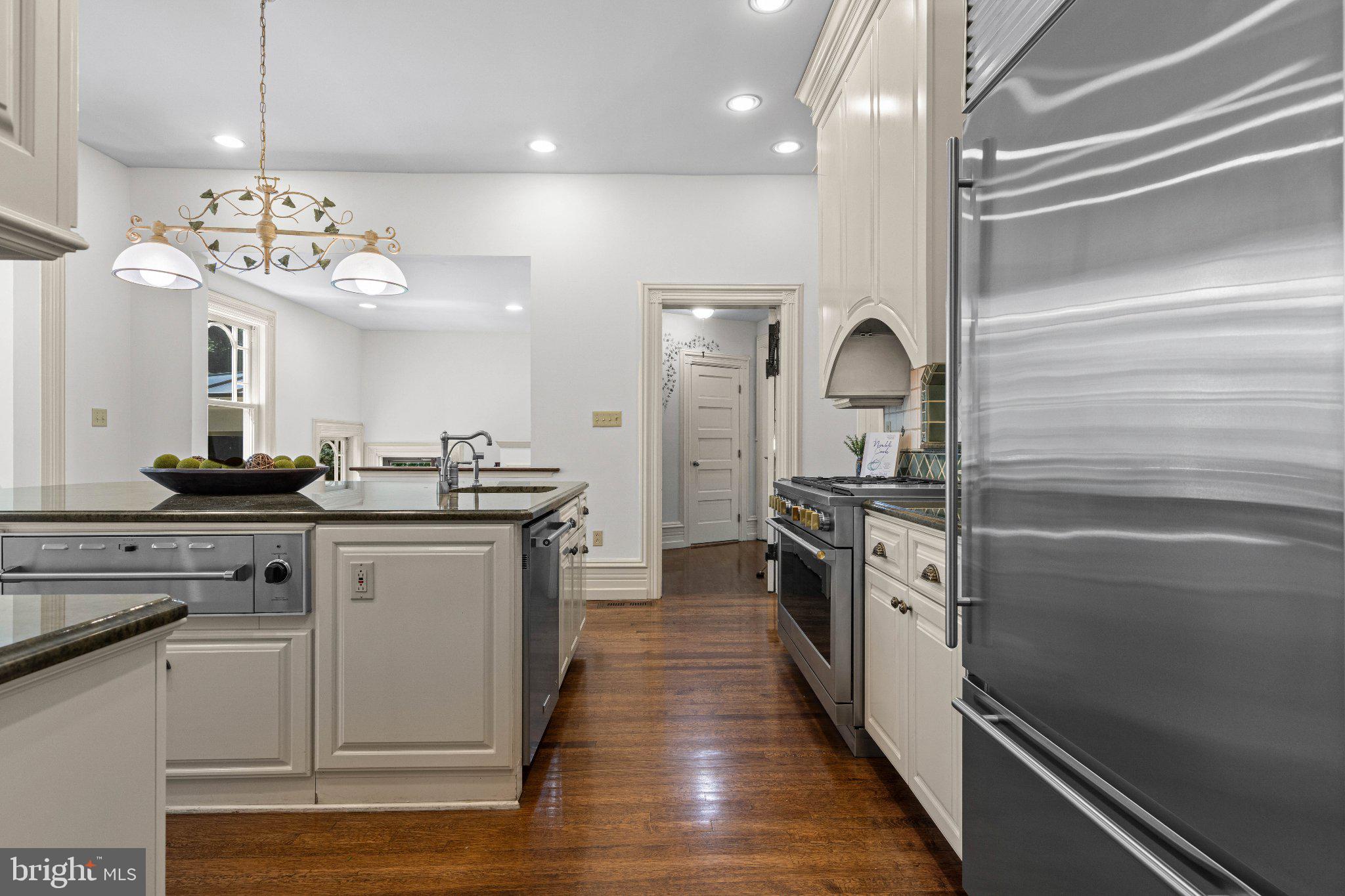 312 South Waterloo Road Devon, PA 19333 - Photo 31 of 112 Kitchen with hig-end applicances