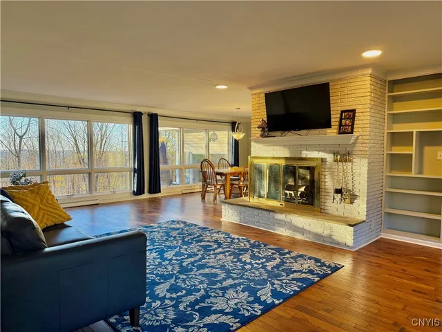 $414,900 | 7 Upper Woods Circle, New Hartford, NY 13413