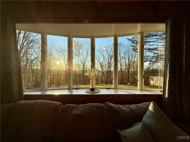 $414,900 | 7 Upper Woods Circle, New Hartford, NY 13413