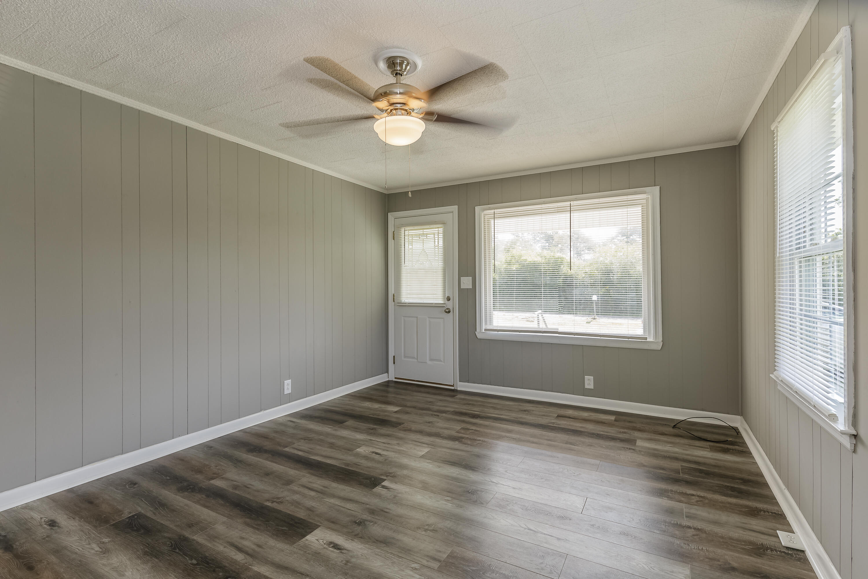 125 Reese Road LaFayette, GA 30728 - Photo 5 of 31 Living Room