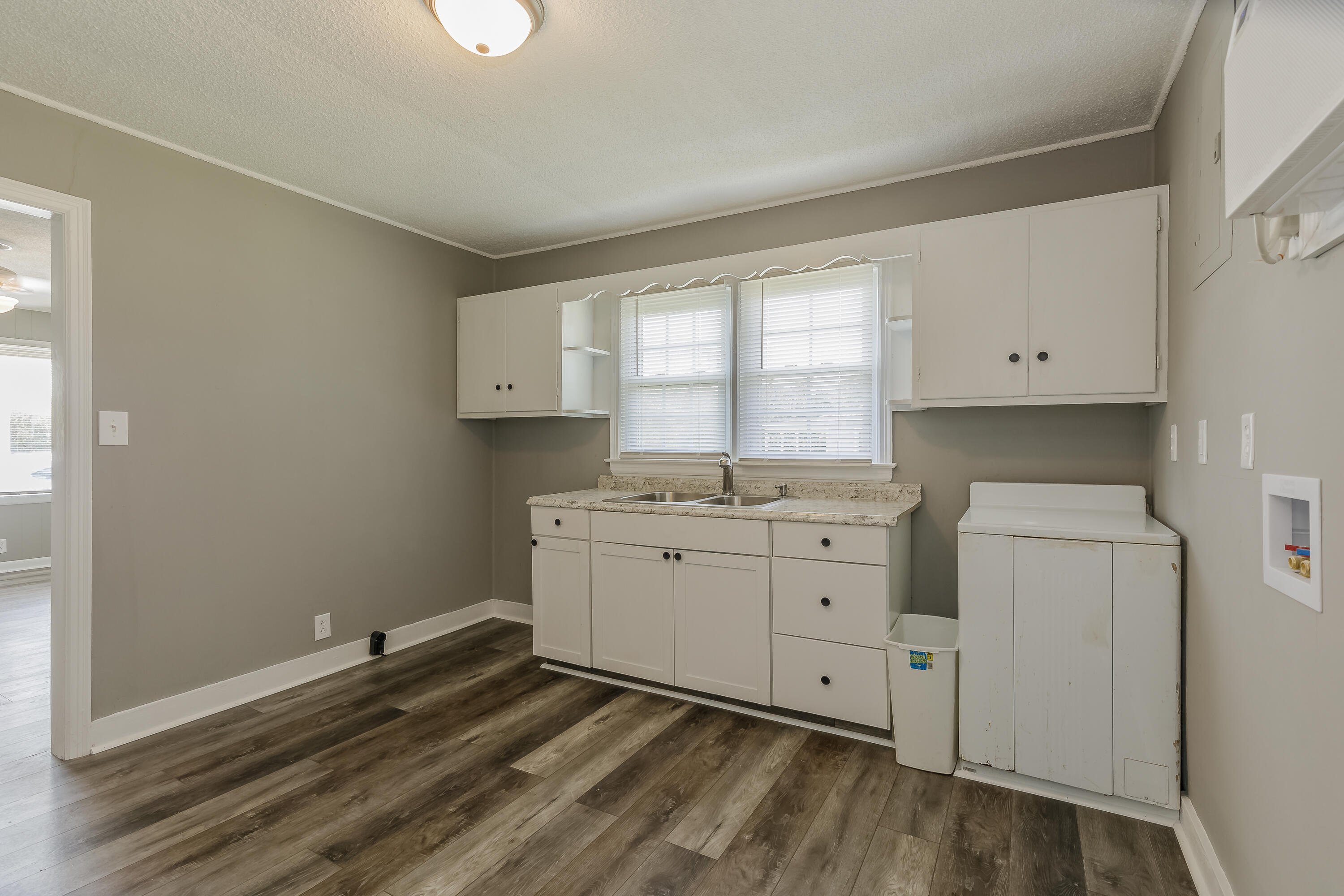 125 Reese Road LaFayette, GA 30728 - Photo 9 of 31 Living Room