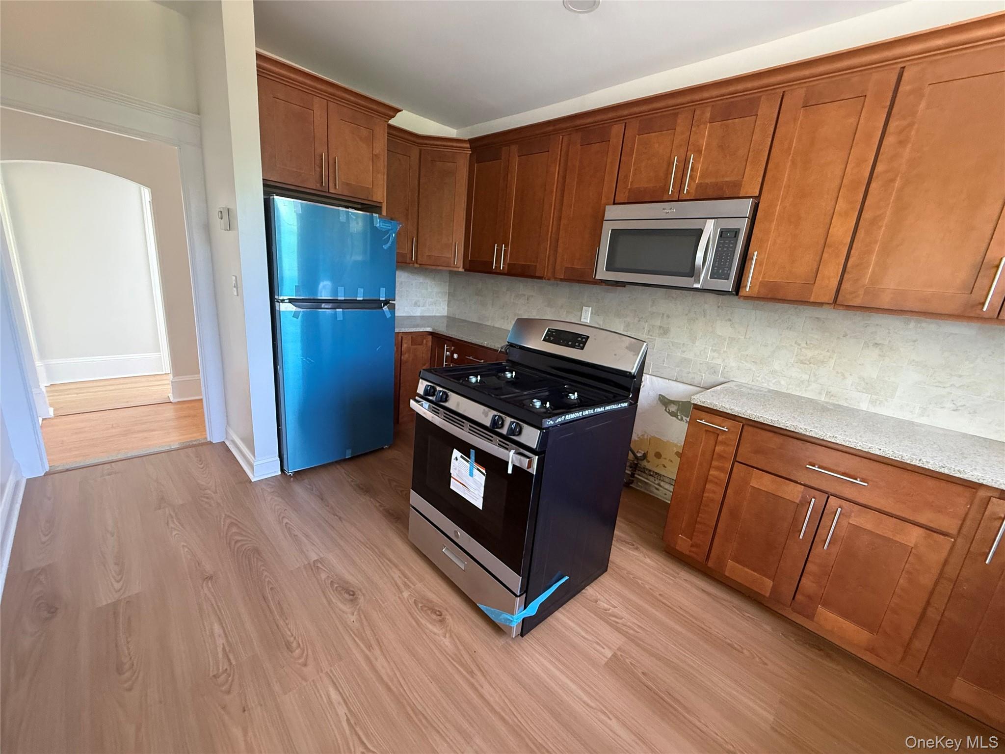 632 Middle Neck Road, Unit 2 Great Neck, NY 11023 - Photo 5 of 14