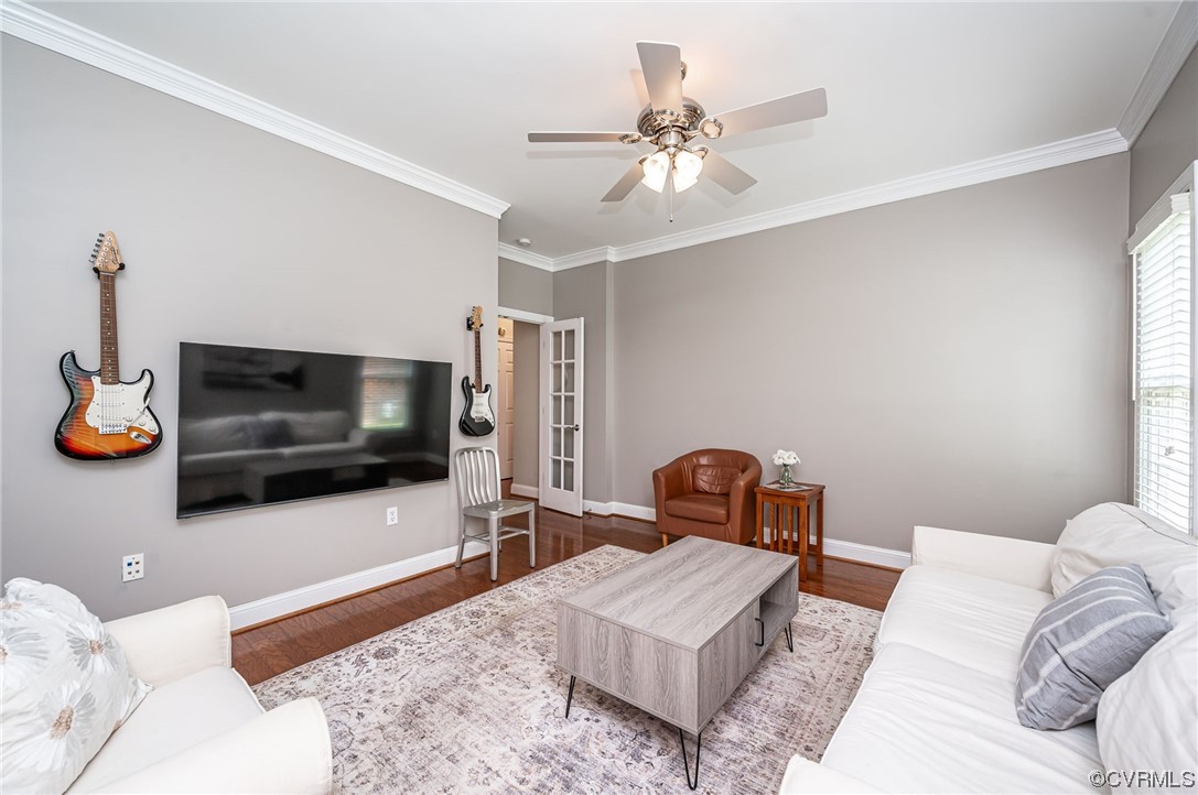 5080 Park Commons Loop Glen Allen, VA 23059 - Photo 20 of 41 a living room with furniture and a flat screen tv