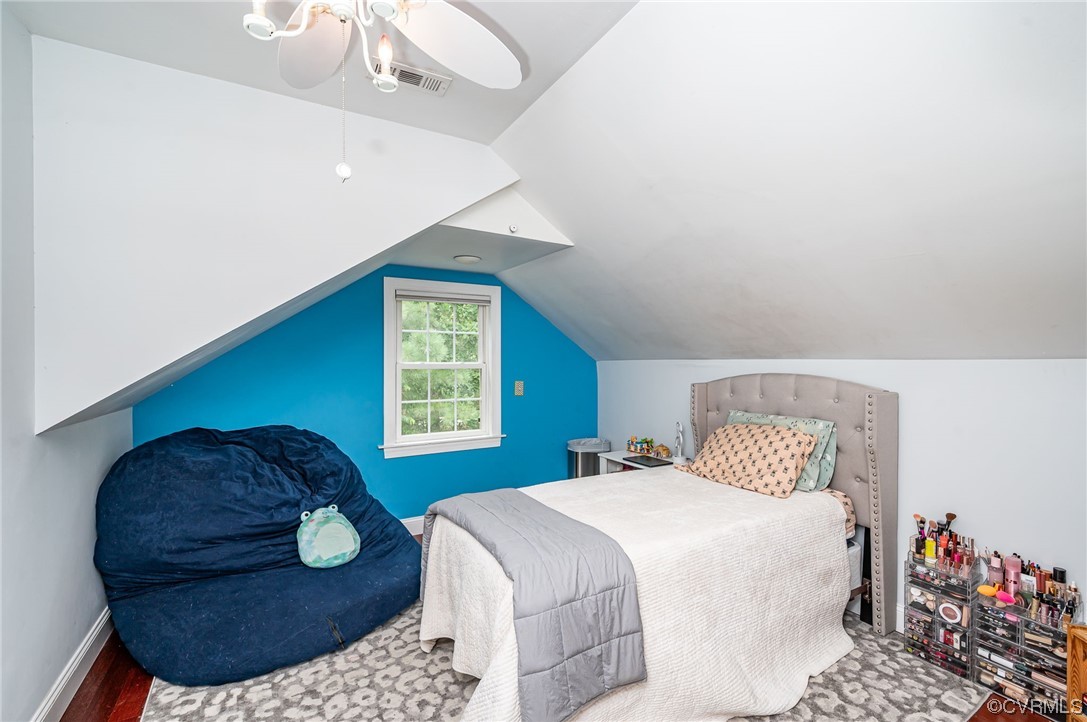 5080 Park Commons Loop Glen Allen, VA 23059 - Photo 32 of 41 a bedroom with a bed and a window