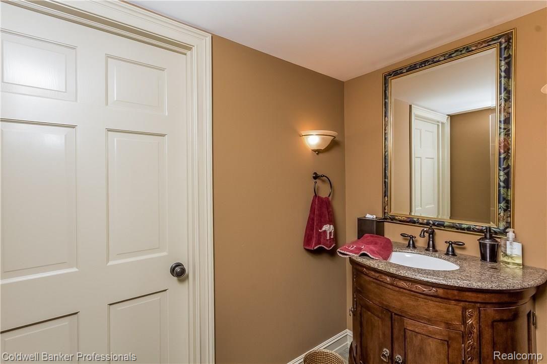 1425 Pebble Ridge Drive Rochester, MI 48307 - Photo 33 of 43 055-Half_Bath_in_Lower_Level-1829963-large.jpg