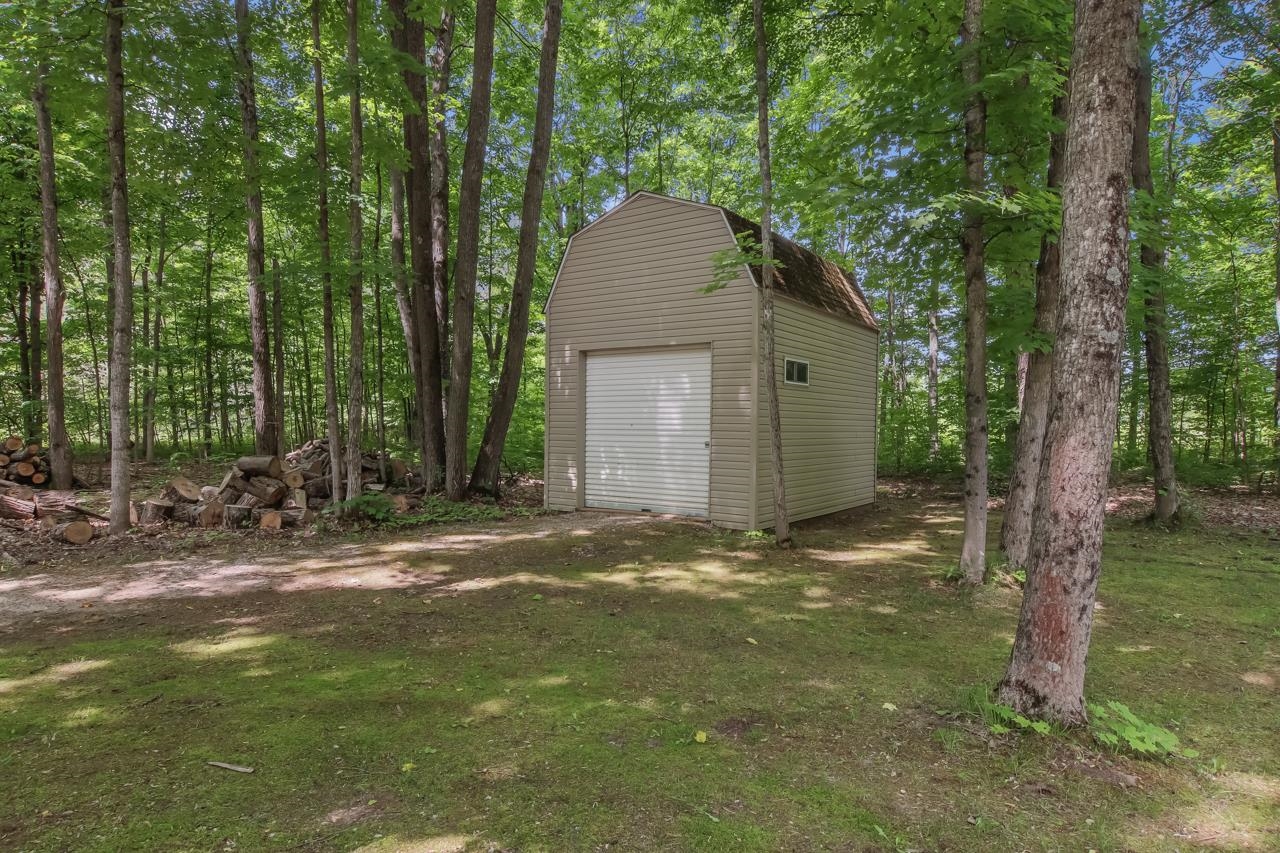 16275 Aletha Road Interlochen, MI 49643 - Photo 6 of 44 1911907-5.JPG