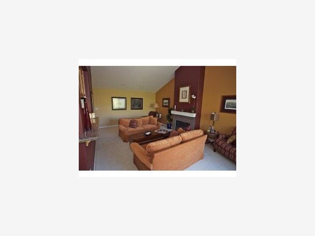 20 Willow Road, Unit 35 Menlo Park, CA 94025 - Photo 3 of 9