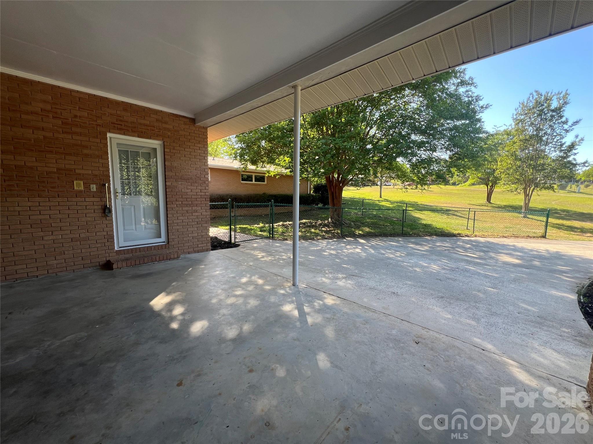 280 Raintree Road Great Falls, SC 29055 - Photo 11 of 40