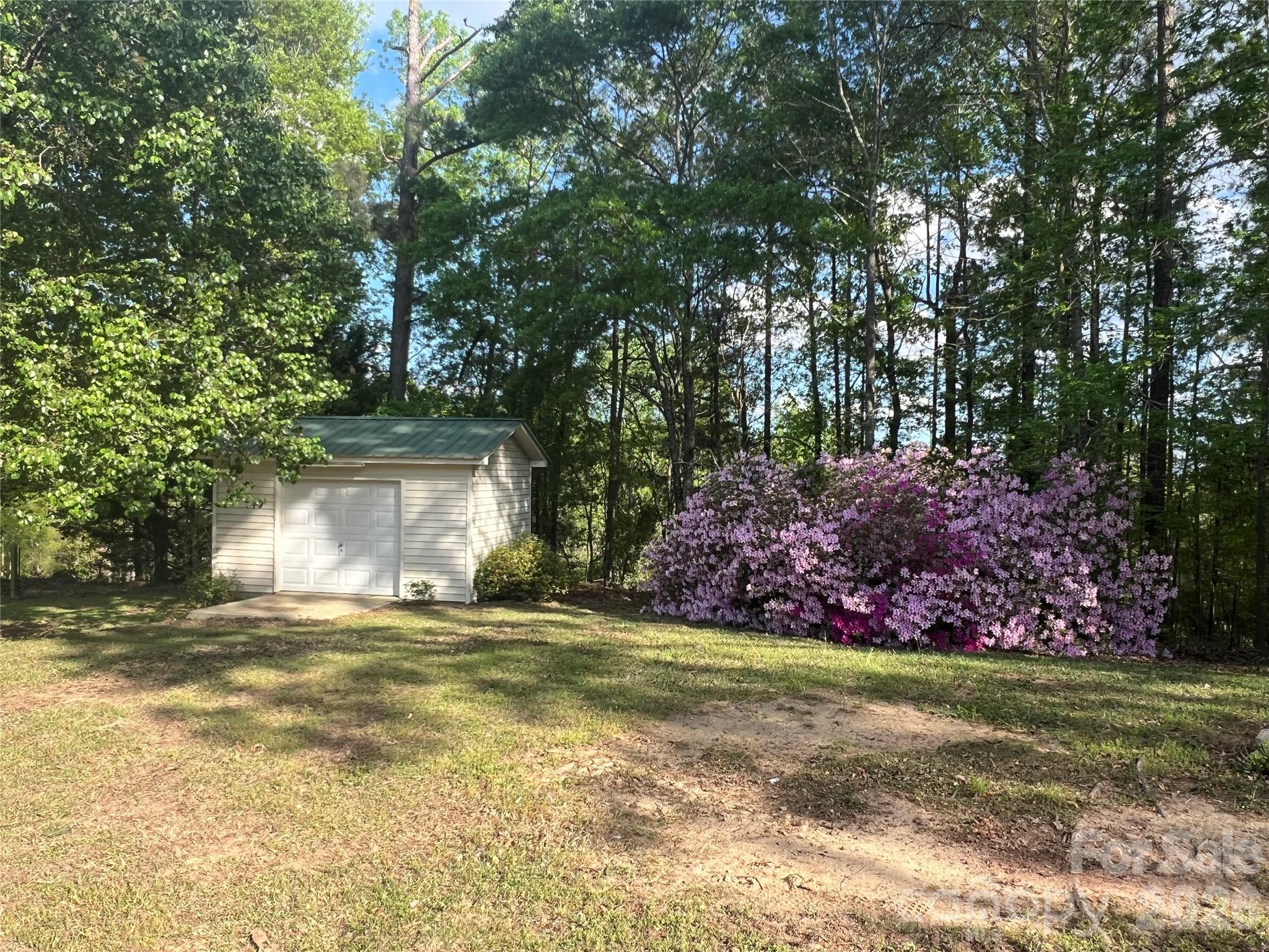 280 Raintree Road Great Falls, SC 29055 - Photo 4 of 40