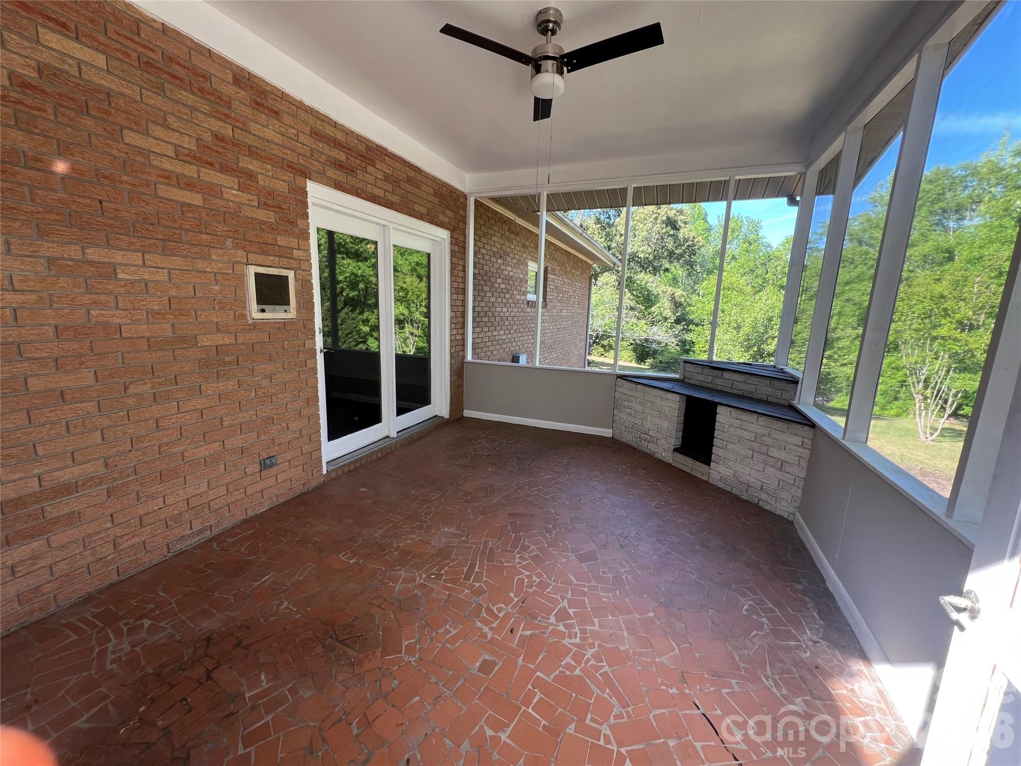 280 Raintree Road Great Falls, SC 29055 - Photo 10 of 40