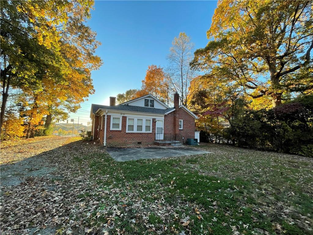 2012 Chapel Hill Road Burlington, NC 27215 - Photo 4 of 19 Gallery Image 4