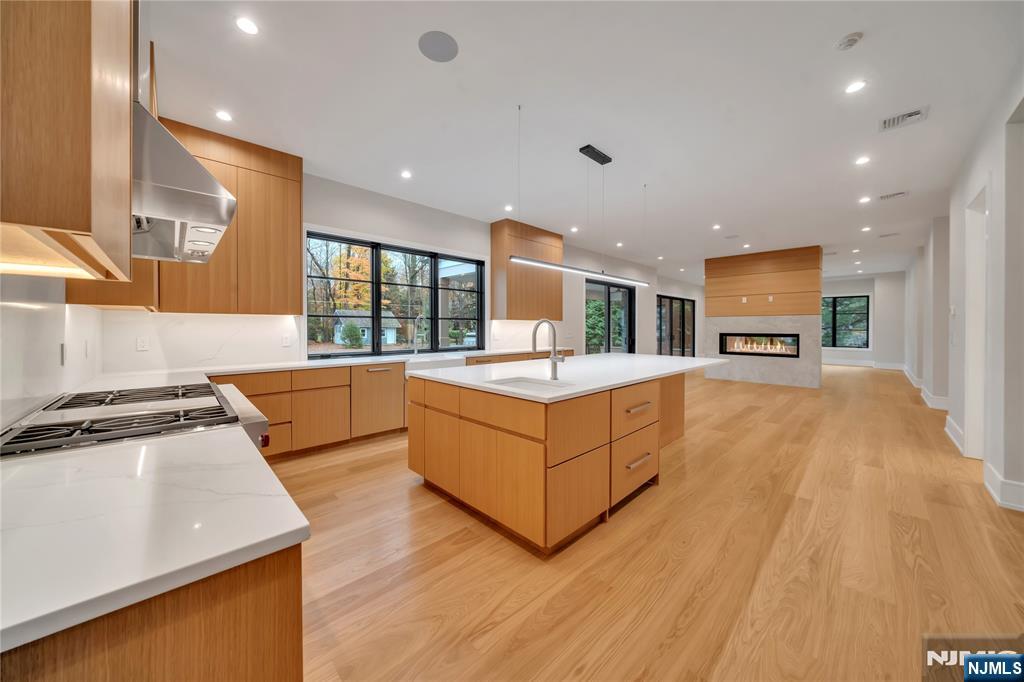 44 Orchard Road Demarest, NJ 07627 - Photo 5 of 50