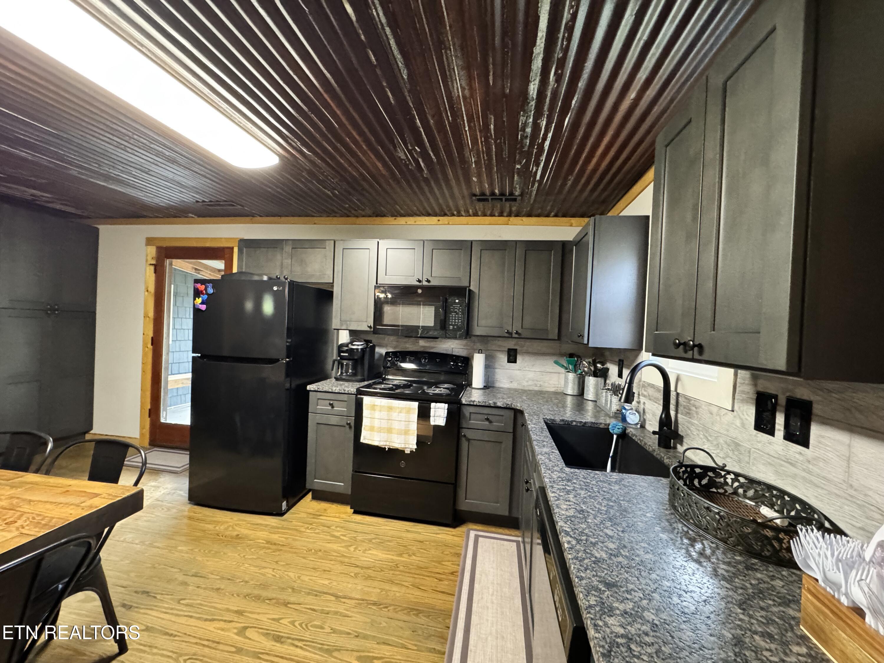 1176-1186 Shea Road Huntsville, TN 37756 - Photo 13 of 60 IMG_3173