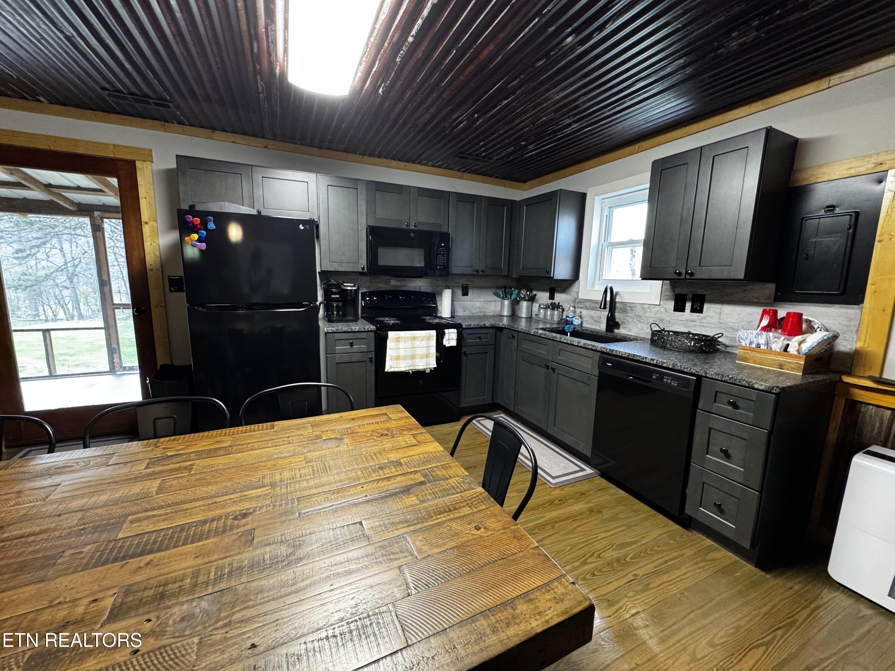 1176-1186 Shea Road Huntsville, TN 37756 - Photo 17 of 60 IMG_3182