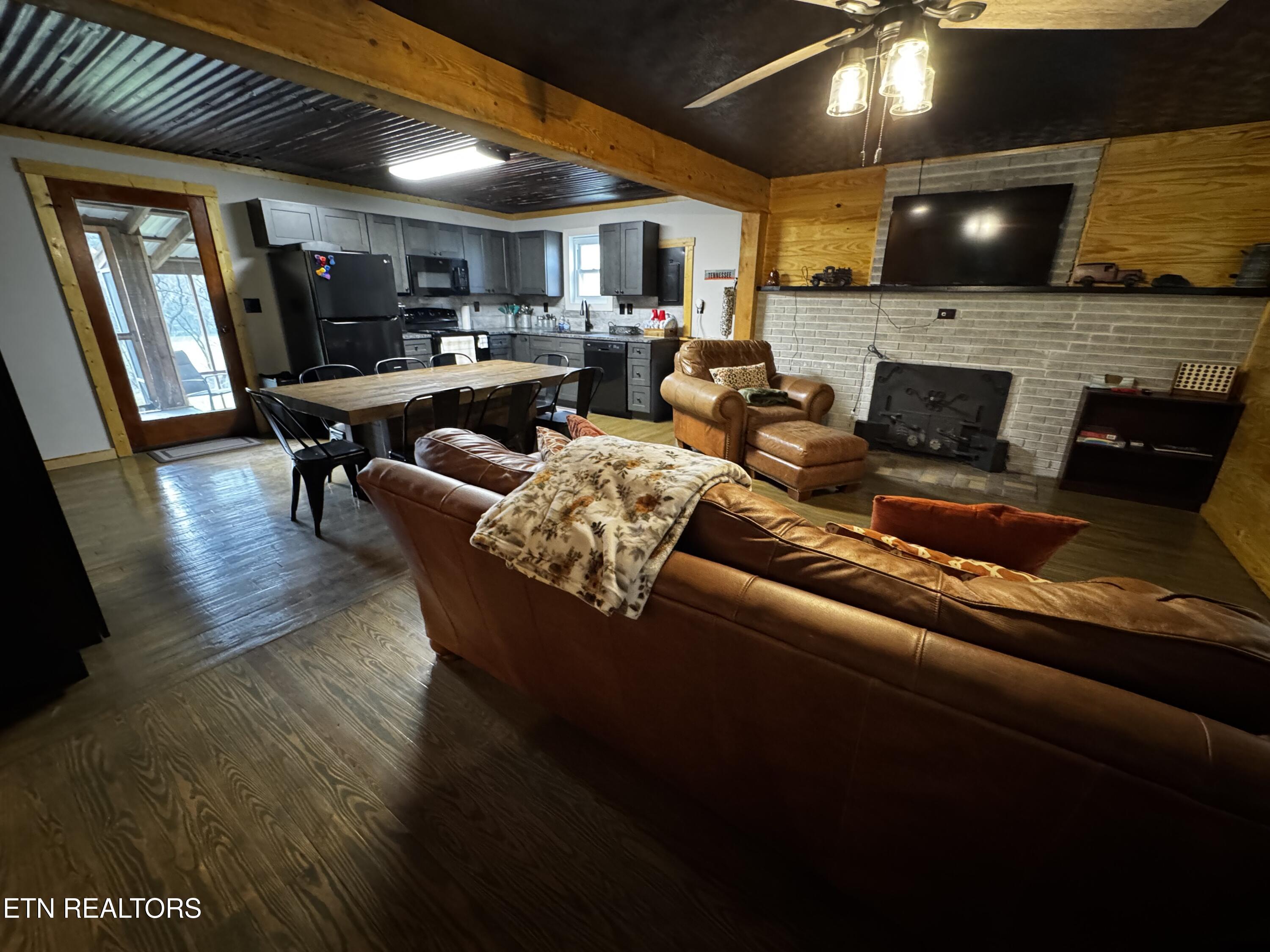 1176-1186 Shea Road Huntsville, TN 37756 - Photo 19 of 60 IMG_3184