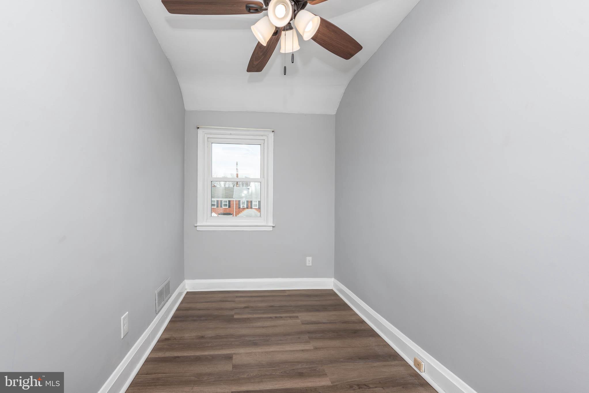 813 Middlesex Road Baltimore, MD 21221 - Photo 15 of 34