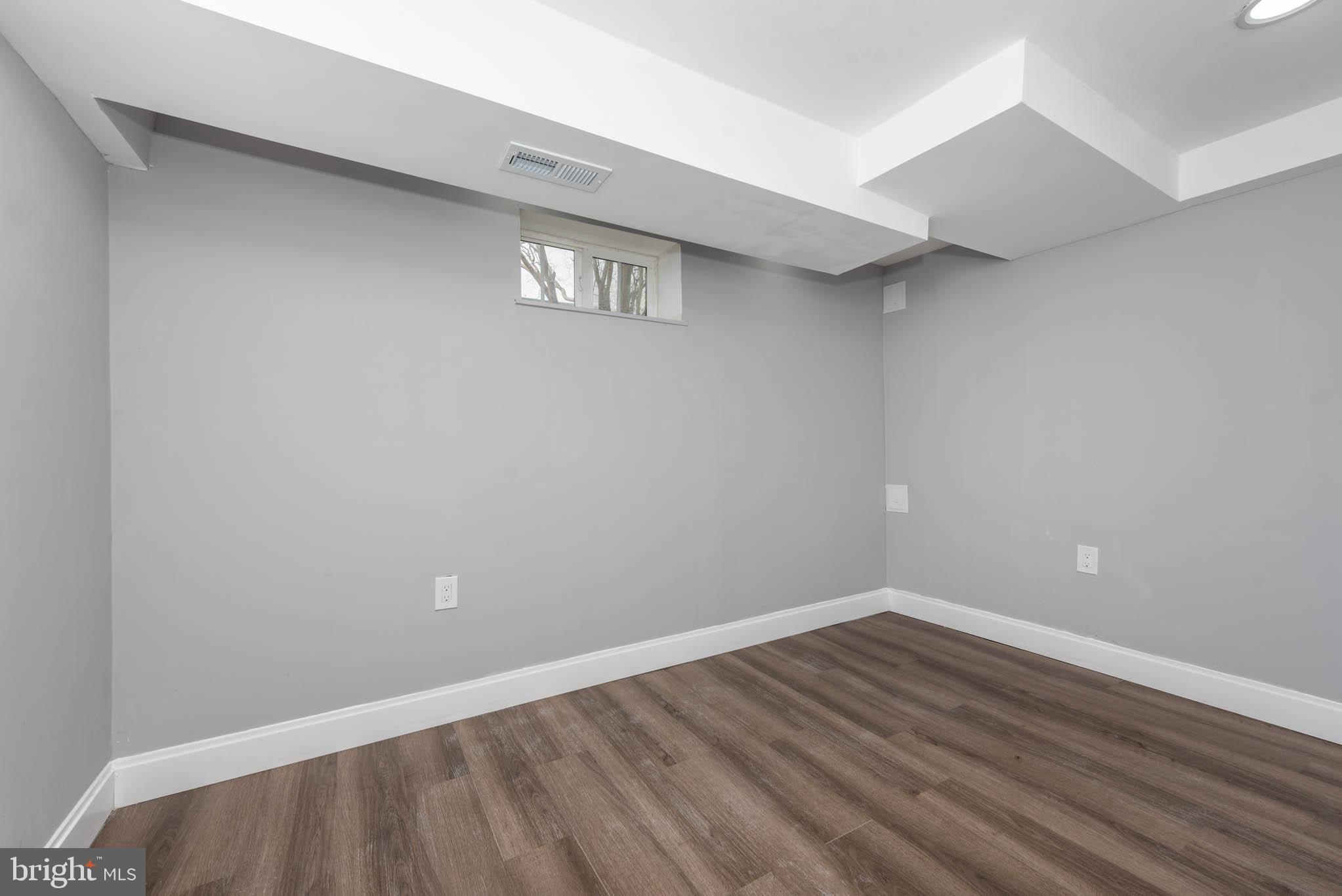 813 Middlesex Road Baltimore, MD 21221 - Photo 21 of 34