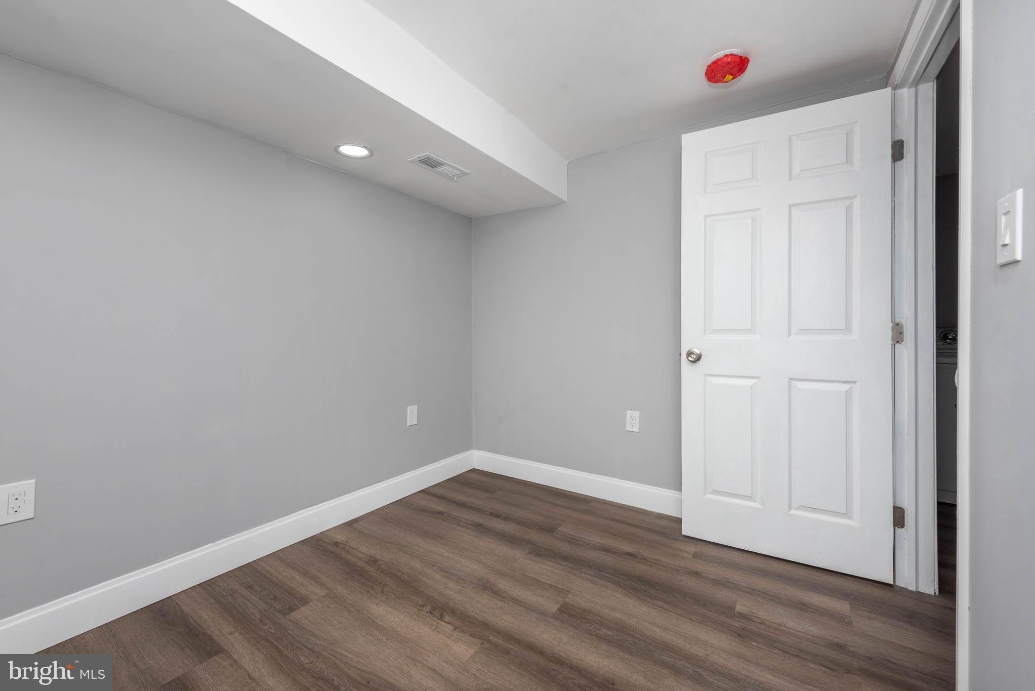 813 Middlesex Road Baltimore, MD 21221 - Photo 24 of 34