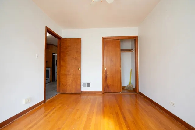 $410,000 | 5019 West Carmen Avenue, Chicago, IL 60630