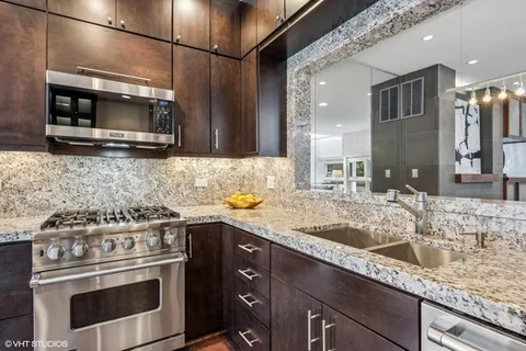 $875,000 | 1967 North Maud Avenue, Unit A, Chicago, IL 60614