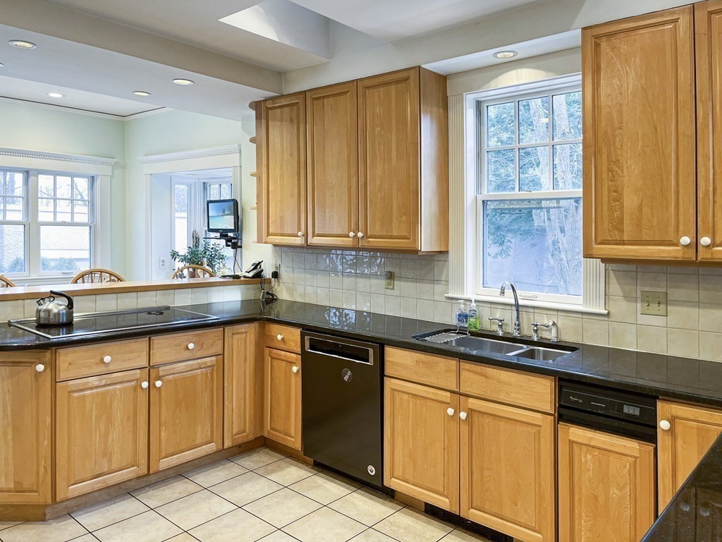 6 Oakmount Circle Lexington, MA 02420 - Photo 12 of 23