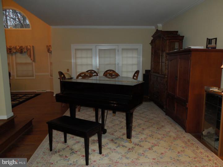 119 Hamilton Road Landenberg, PA 19350 - Photo 3 of 13 Living Room