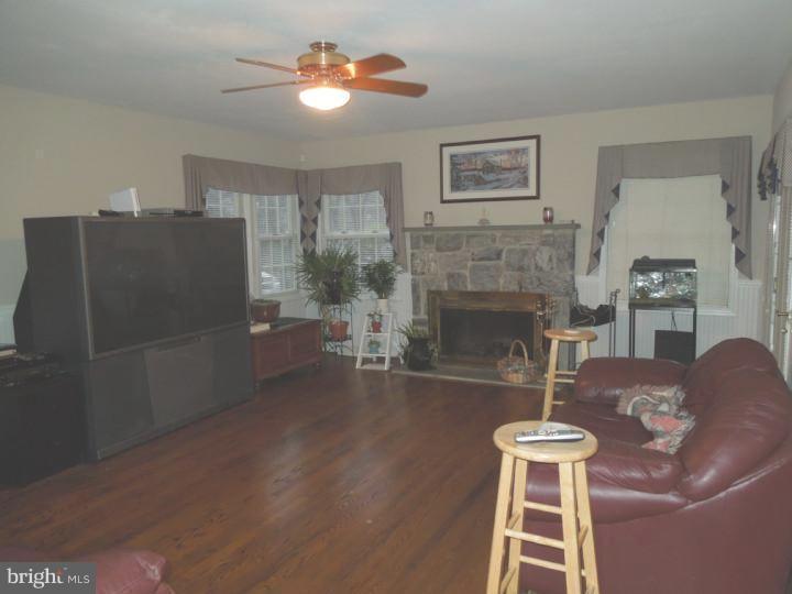 119 Hamilton Road Landenberg, PA 19350 - Photo 5 of 13 Family Room