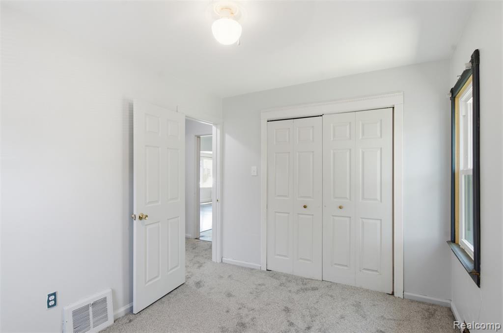 28640 Oakwood Street Inkster, MI 48141 - Photo 16 of 23