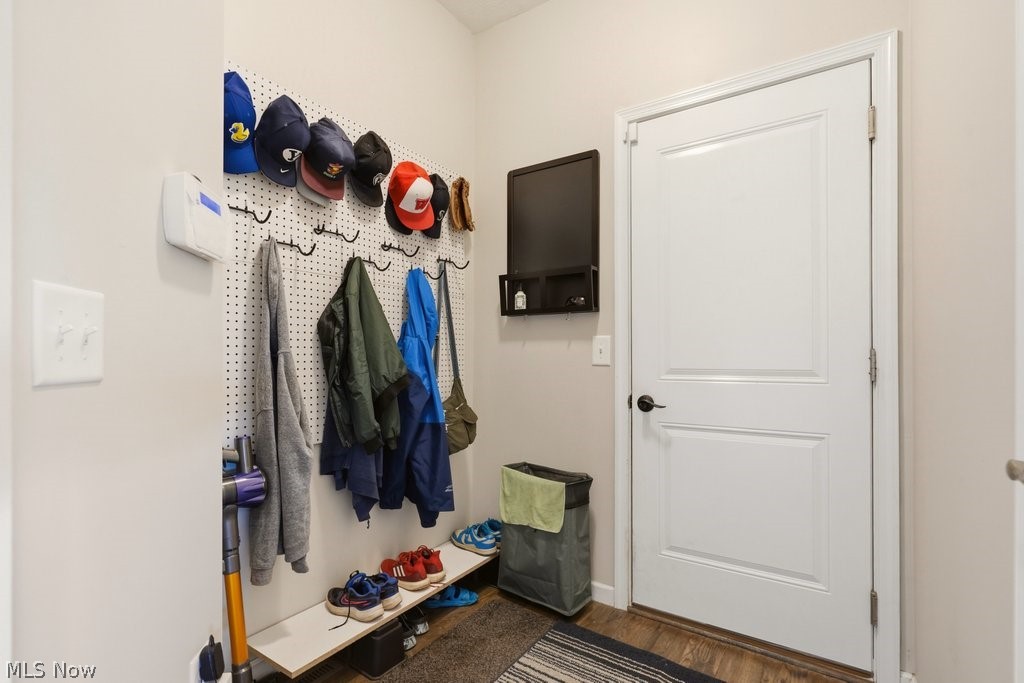 1504 Buckhurst Run Wadsworth, OH 44281 - Photo 20 of 50 Located just inside from the garage