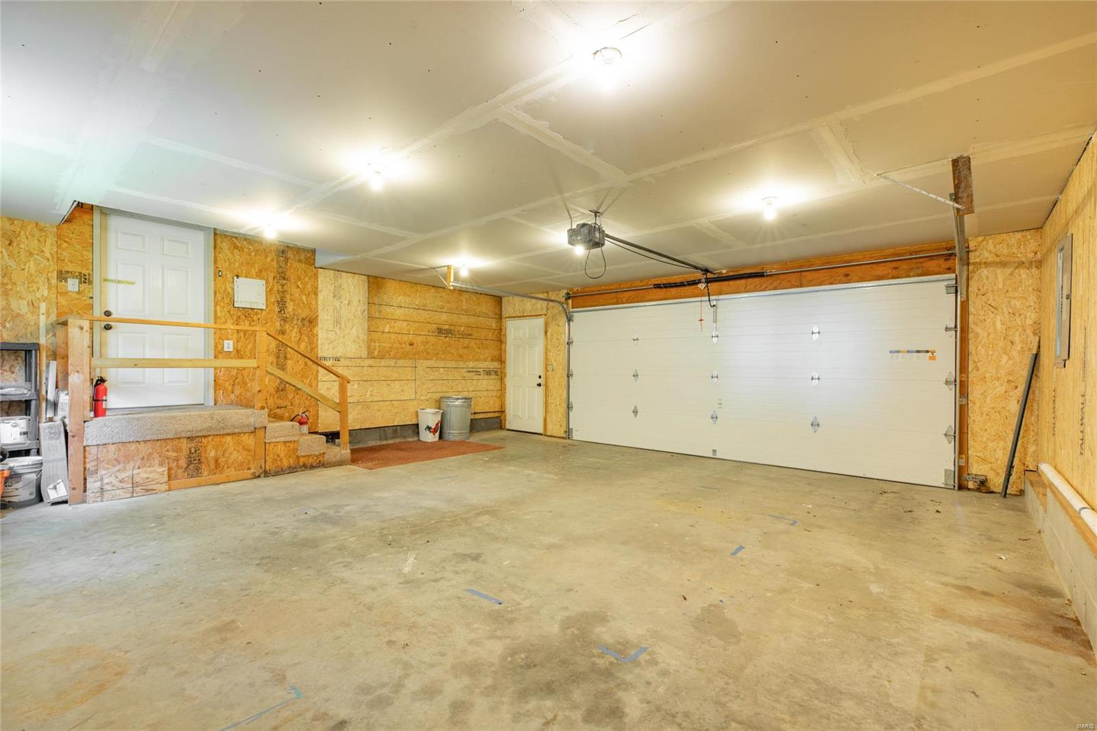 1716 Old Bus Line Road Hillsboro, IL 62049 - Photo 24 of 27 Gallery Image 24