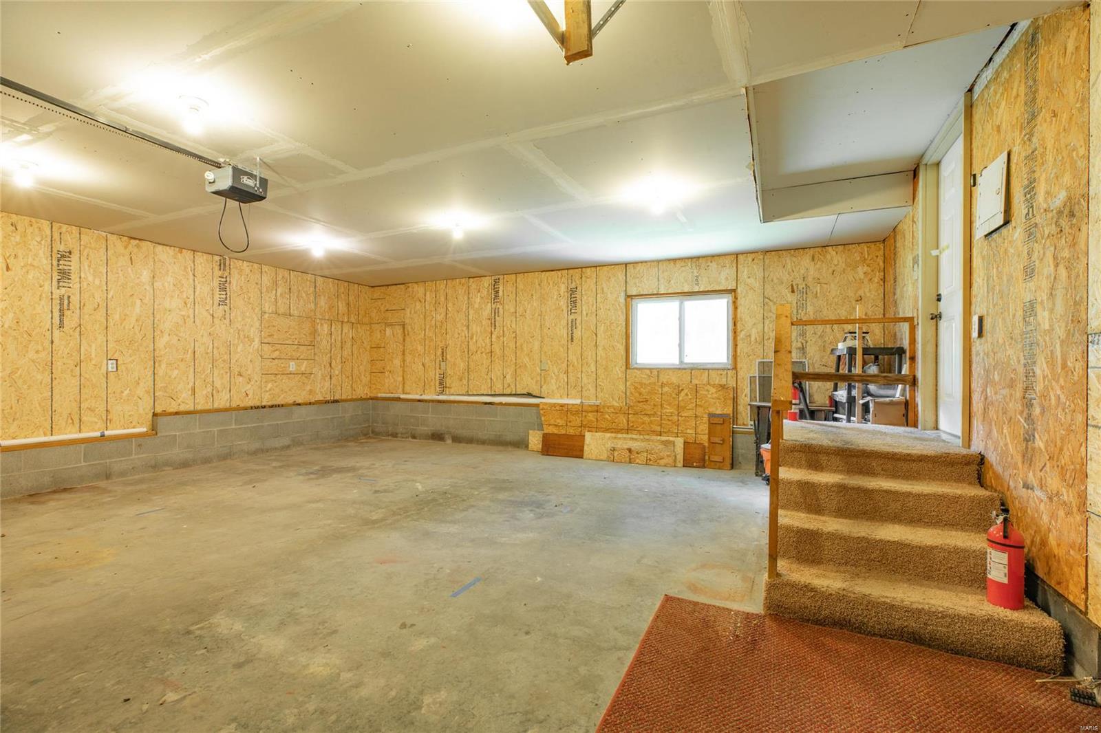 1716 Old Bus Line Road Hillsboro, IL 62049 - Photo 26 of 27 Gallery Image 26