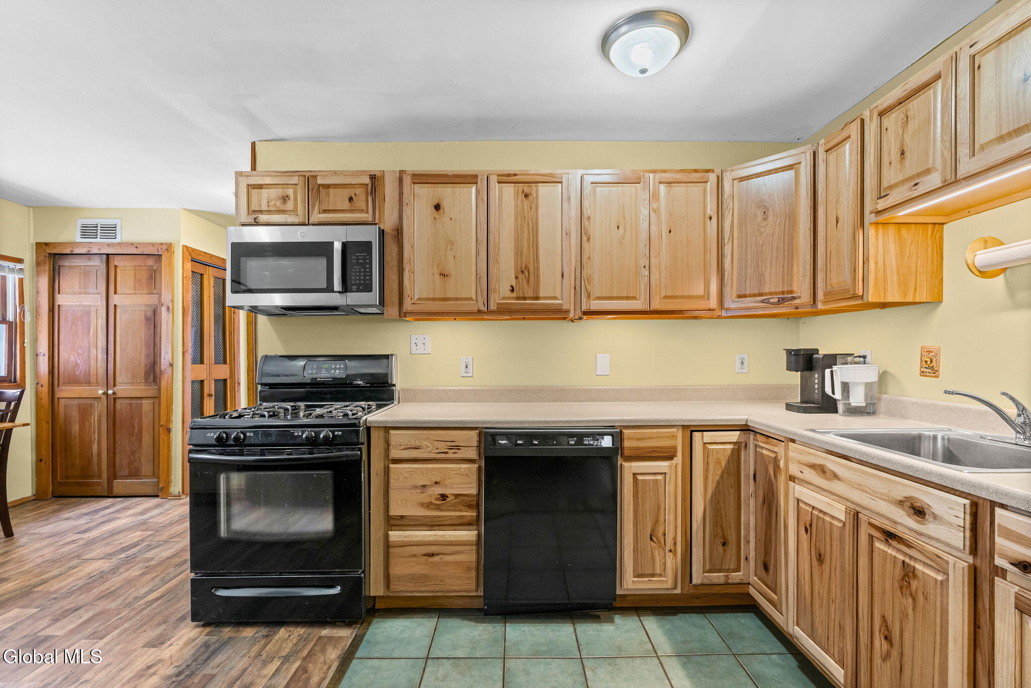 147 Beach Road Halfmoon, NY 12065 - Photo 6 of 33 10-web-or-mls-147-beach-rd