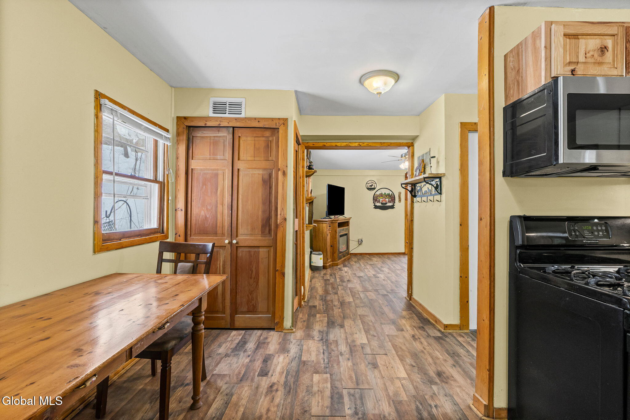 147 Beach Road Halfmoon, NY 12065 - Photo 9 of 33 14-web-or-mls-147-beach-rd