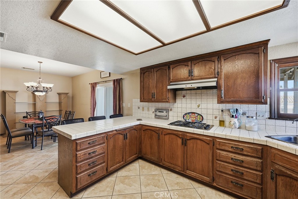 11135 Old Fashion Way Riverside, CA 92503 - Photo 12 of 47