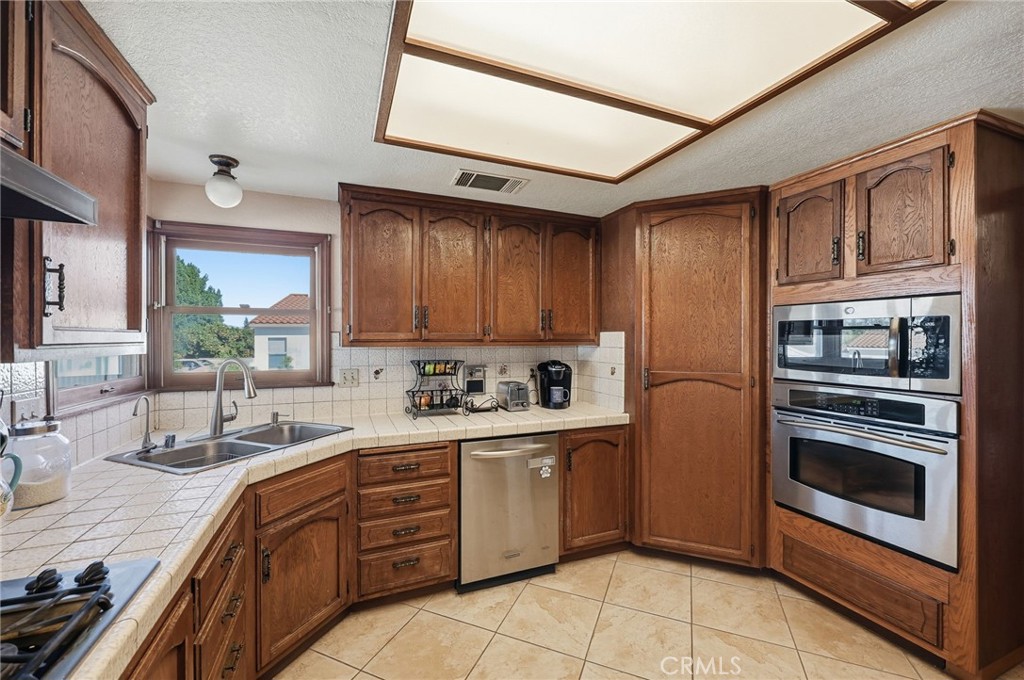 11135 Old Fashion Way Riverside, CA 92503 - Photo 14 of 47