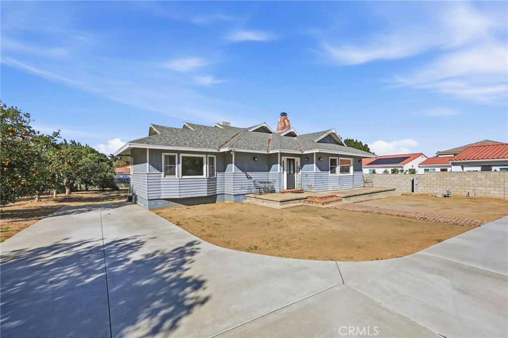 11135 Old Fashion Way Riverside, CA 92503 - Photo 2 of 47