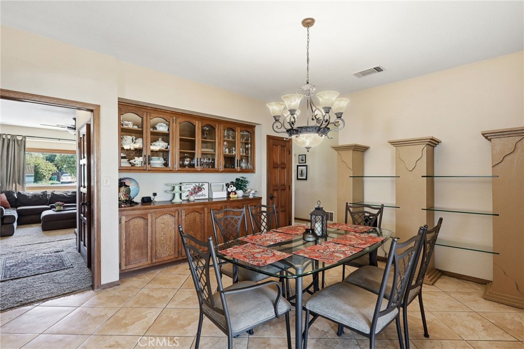 11135 Old Fashion Way Riverside, CA 92503 - Photo 9 of 47