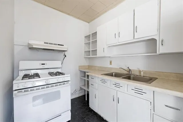 $259,000 | 1420 West 37th Avenue, Kansas City, KS 66103