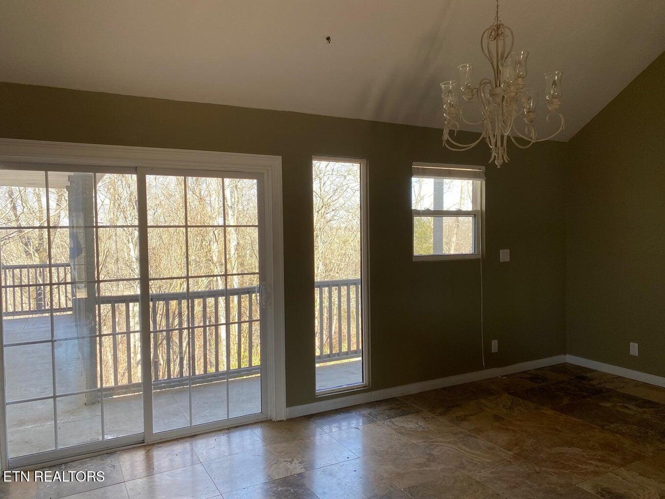 1581 Romary Road Dandridge, TN 37725 - Photo 4 of 19 RM10