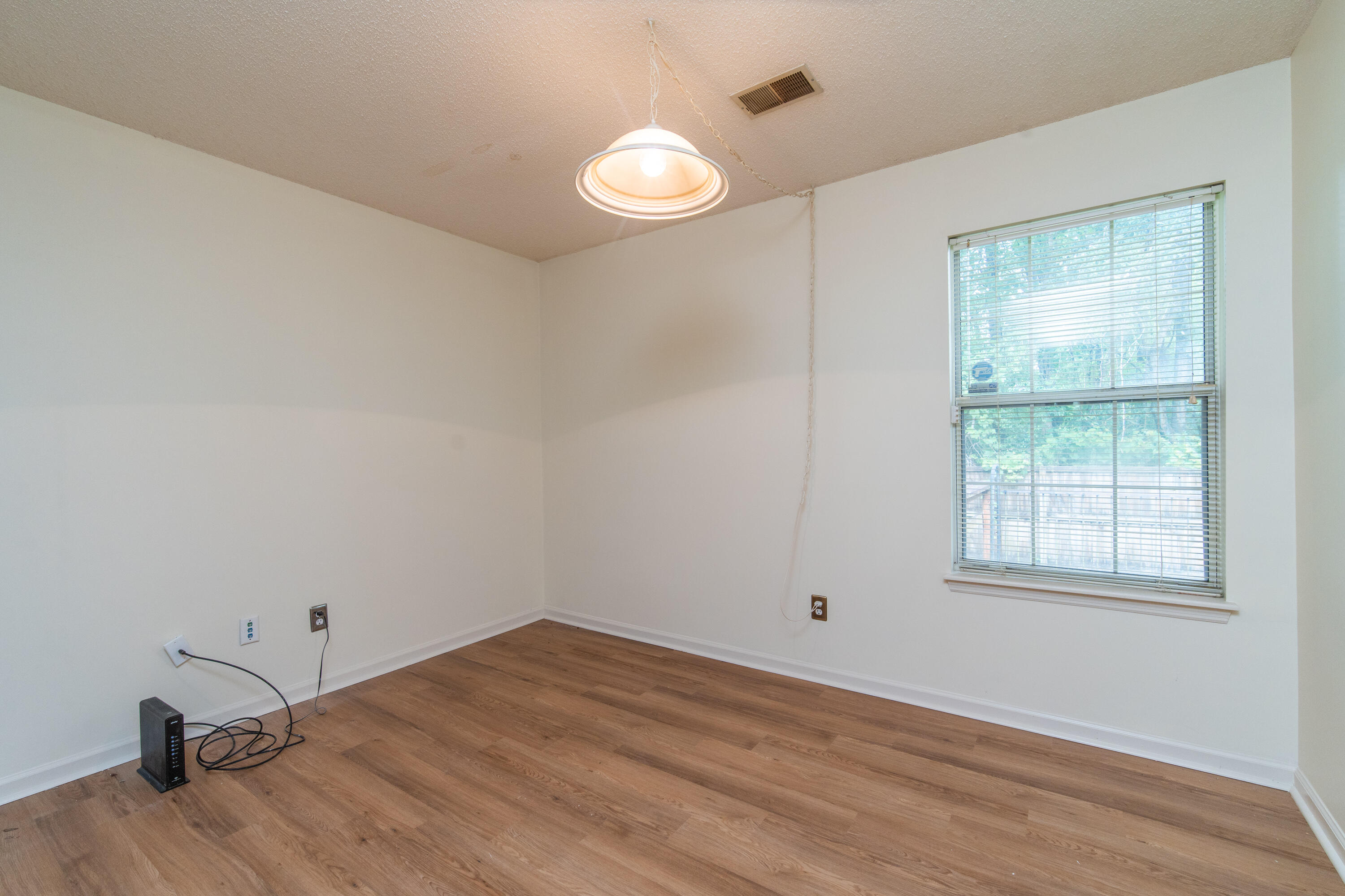213 Windsor Mill Road Goose Creek, SC 29445 - Photo 18 of 27 213 Windsor mill rd -17