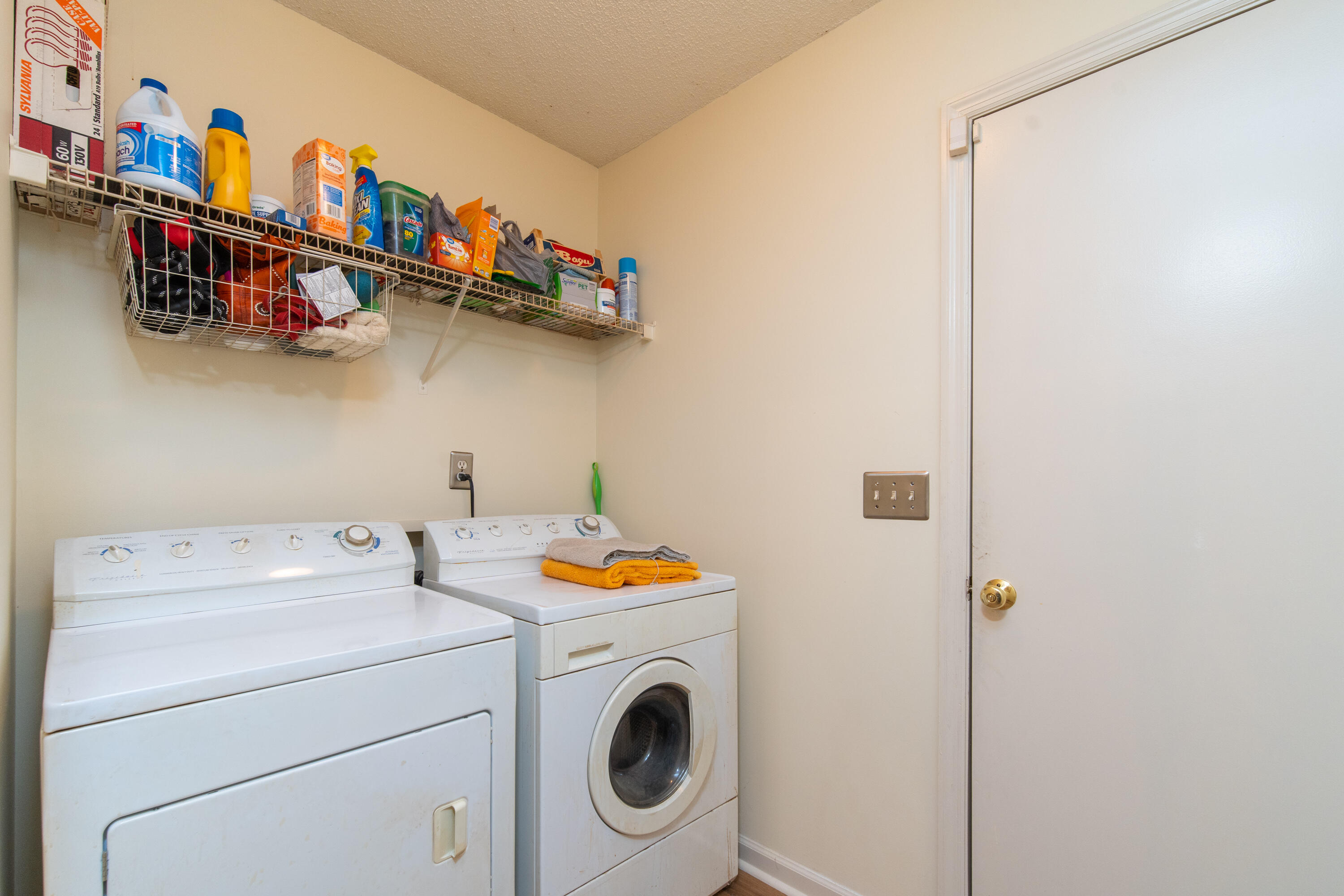213 Windsor Mill Road Goose Creek, SC 29445 - Photo 19 of 27 213 Windsor mill rd -28