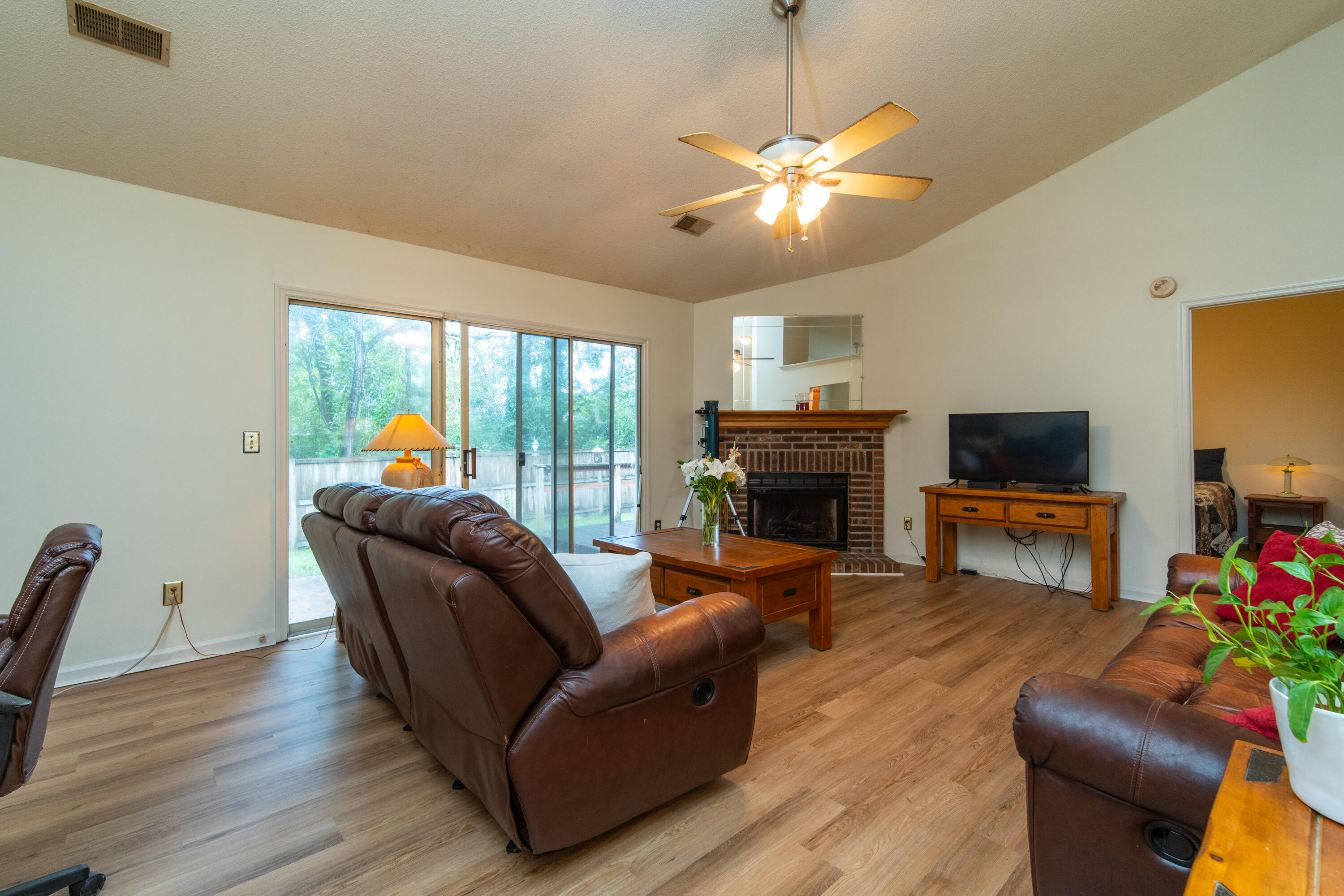 213 Windsor Mill Road Goose Creek, SC 29445 - Photo 4 of 27 213 Windsor mill rd -6
