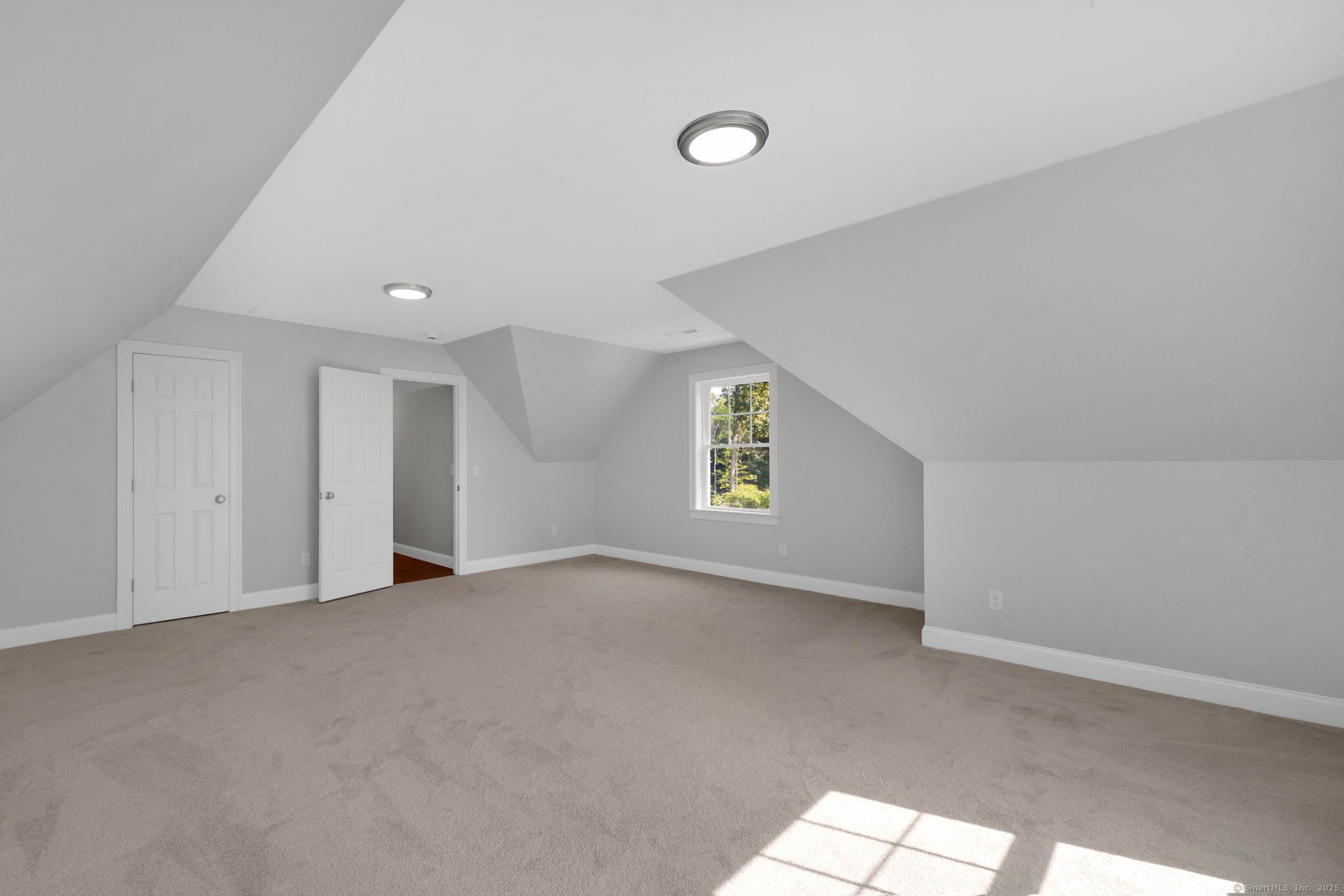 43 Wyllys Farm Road Storrs Mansfield, CT 06268 - Photo 33 of 40 an empty room with a window