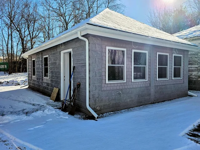 $2,300 | 32 West Street, Unit 3, Middleboro, MA 02346